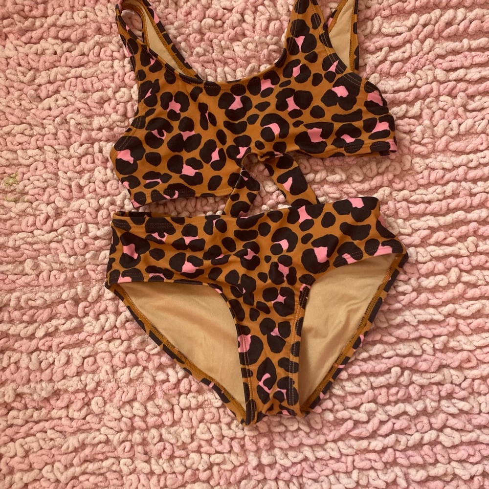 Old navy bathing suit M